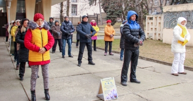 Выполнение упражнений на открытом морозном воздухе. Пятигорск, январь, 2019 г.