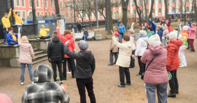 Презентация упражнений Фалуньгун в Международный день цигун в Санкт-Петербурге, 24.04.2021 г.