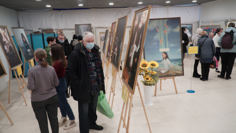 В зале Международной выставки «Истина, Доброта, Терпение», Москва, декабрь 2021 г.